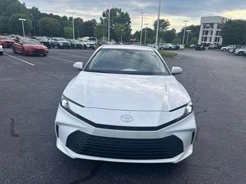 Used 2025 Toyota Camry LE FWD image 10