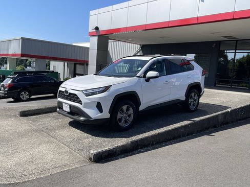 Certified 2024 Toyota RAV4 XLE w/ Convenience Package AWD/4WD image 4