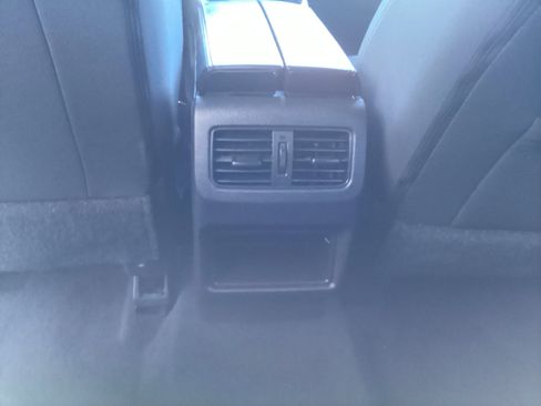 Used 2023 Nissan Rogue S image 16