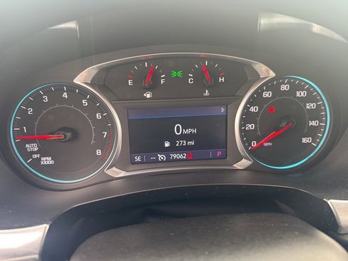 Used 2021 Chevrolet Traverse LT image 44