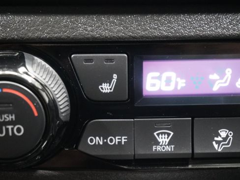 Used 2021 Nissan Kicks SR w/ SR Premium Package image 19