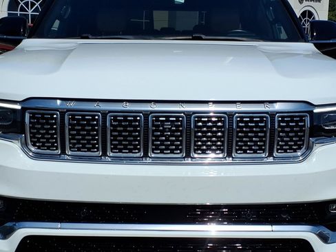 Used 2023 Jeep Grand Wagoneer Series III AWD/4WD image 16