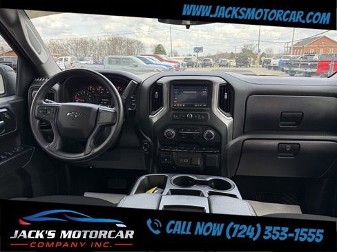 Used 2024 Chevrolet Silverado 1500 Custom Trail Boss w/ LPO, Dark Essentials Package AWD/4WD image 18