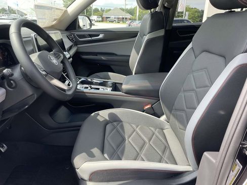 New 2026 Volkswagen Atlas Peak Edition AWD/4WD image 17