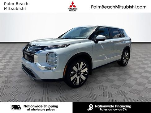 New 2025 Mitsubishi Outlander SE image 1