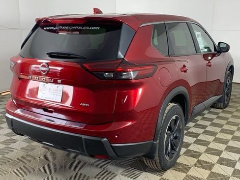 Used 2025 Nissan Rogue SV AWD/4WD image 13