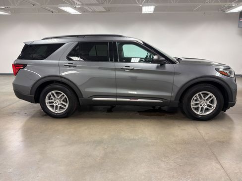 Used 2025 Ford Explorer Active image 7