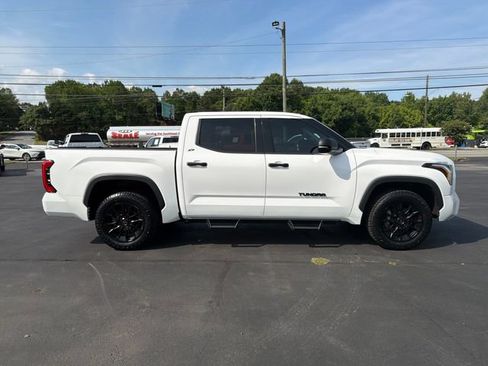 Used 2023 Toyota Tundra SR5 w/ SR5 Convenience Package RWD image 4
