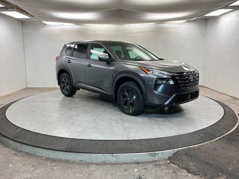 New 2026 Nissan Rogue SV image 7