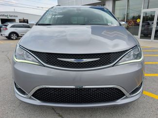 Used 2018 Chrysler Pacifica Limited FWD video 2