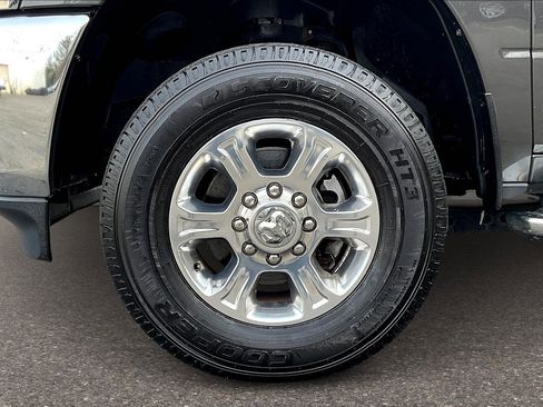 Used 2019 RAM 2500 Big Horn image 25