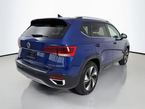 Used 2024 Volkswagen Taos SE AWD/4WD image 7