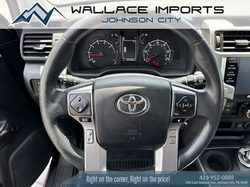 Used 2020 Toyota 4Runner SR5 Premium w/ Moonroof Package AWD/4WD image 34