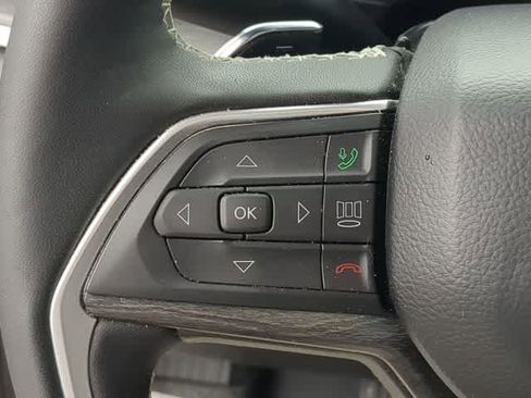 Used 2025 Jeep Grand Cherokee Limited w/ Black Appearance Package image 25