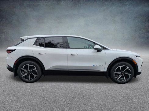 New 2026 Chevrolet Equinox EV LT FWD image 3