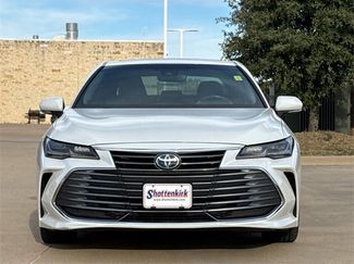 Used 2019 Toyota Avalon Limited video 2