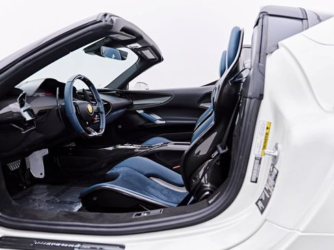 Used 2022 Ferrari SF90 Spider AWD/4WD image 44