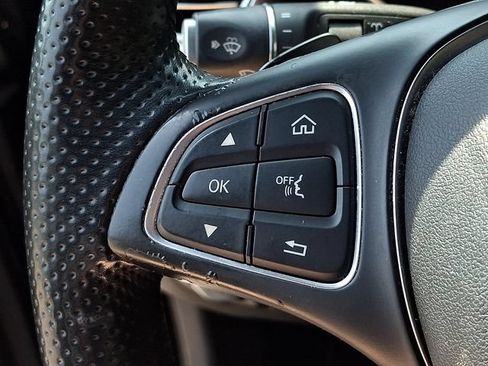 Used 2018 Mercedes-Benz GLC 300 4MATIC image 22