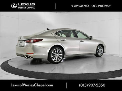 Used 2019 Lexus ES 350 Luxury image 6