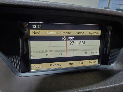 Used 2011 Mercedes-Benz E 350 Cabriolet image 28