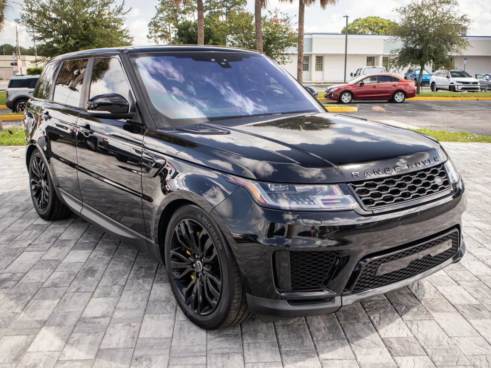 Used 2020 Land Rover Range Rover Sport SE AWD/4WD image 1