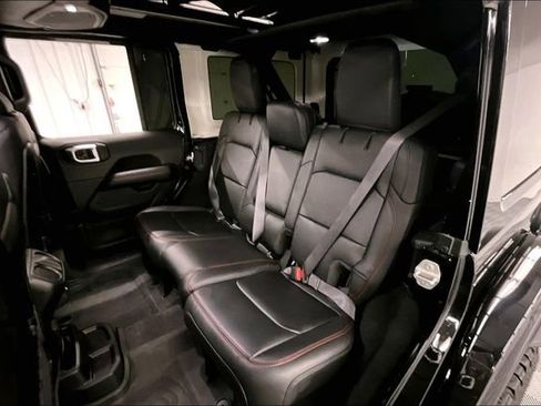 Used 2024 Jeep Wrangler Unlimited Rubicon AWD/4WD image 24