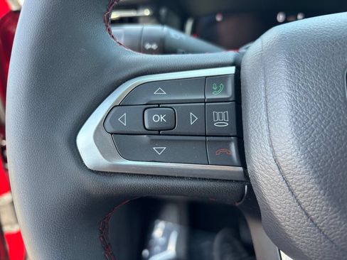 Used 2025 Jeep Compass Trailhawk w/ Trailhawk Elite Group AWD/4WD image 16