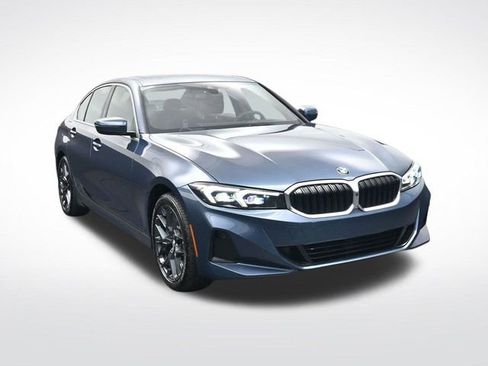 Used 2025 BMW 330i Sedan image 2