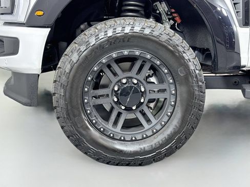 Used 2026 Ford F350 Lariat w/ Black Appearance Package AWD/4WD image 12