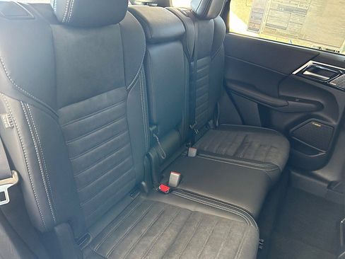 New 2026 Mitsubishi Outlander SE image 28