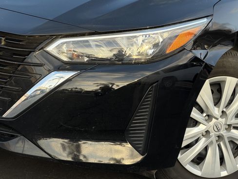 Used 2025 Nissan Sentra S FWD image 5