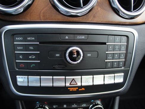 Used 2018 Mercedes-Benz GLA 250 4MATIC image 13