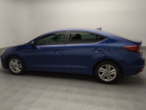 Used 2020 Hyundai Elantra SEL w/ Winter Weather Package FWD image 3