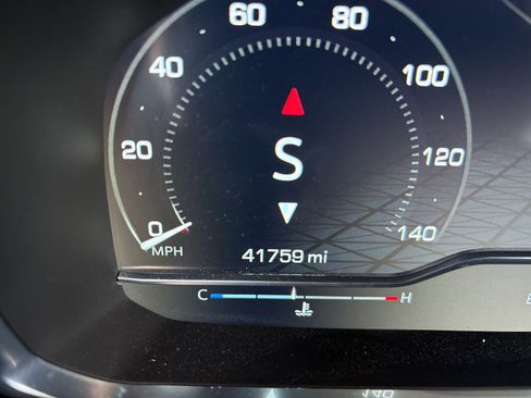 Certified 2023 GMC Yukon XL SLT image 30