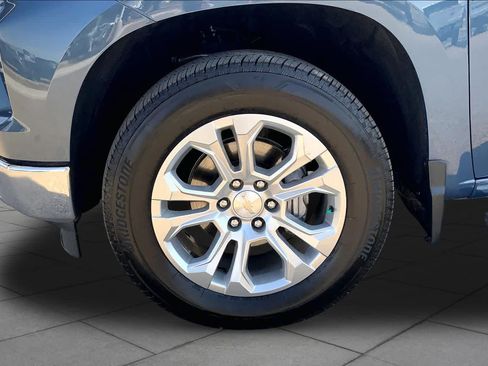 Used 2024 Chevrolet Silverado 1500 LTZ w/ LTZ Convenience Package II RWD image 11