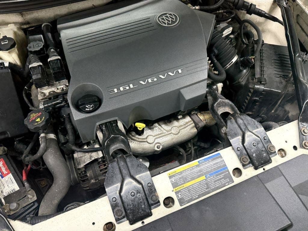 Used 2005 Buick LaCrosse CXS w/ Gold Convenience Package FWD image 31