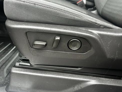 Used 2025 Chevrolet Silverado 2500 LT image 20