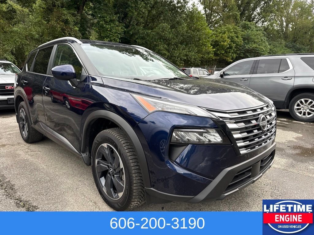 Used 2024 Nissan Rogue SV w/ SV Premium Package AWD/4WD image 4