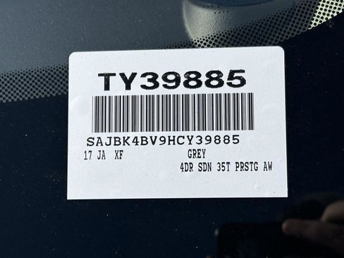 Used 2017 Jaguar XF Prestige image 12