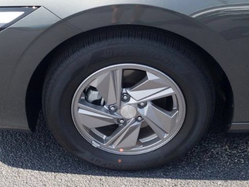 New 2026 Hyundai Elantra SE FWD image 10