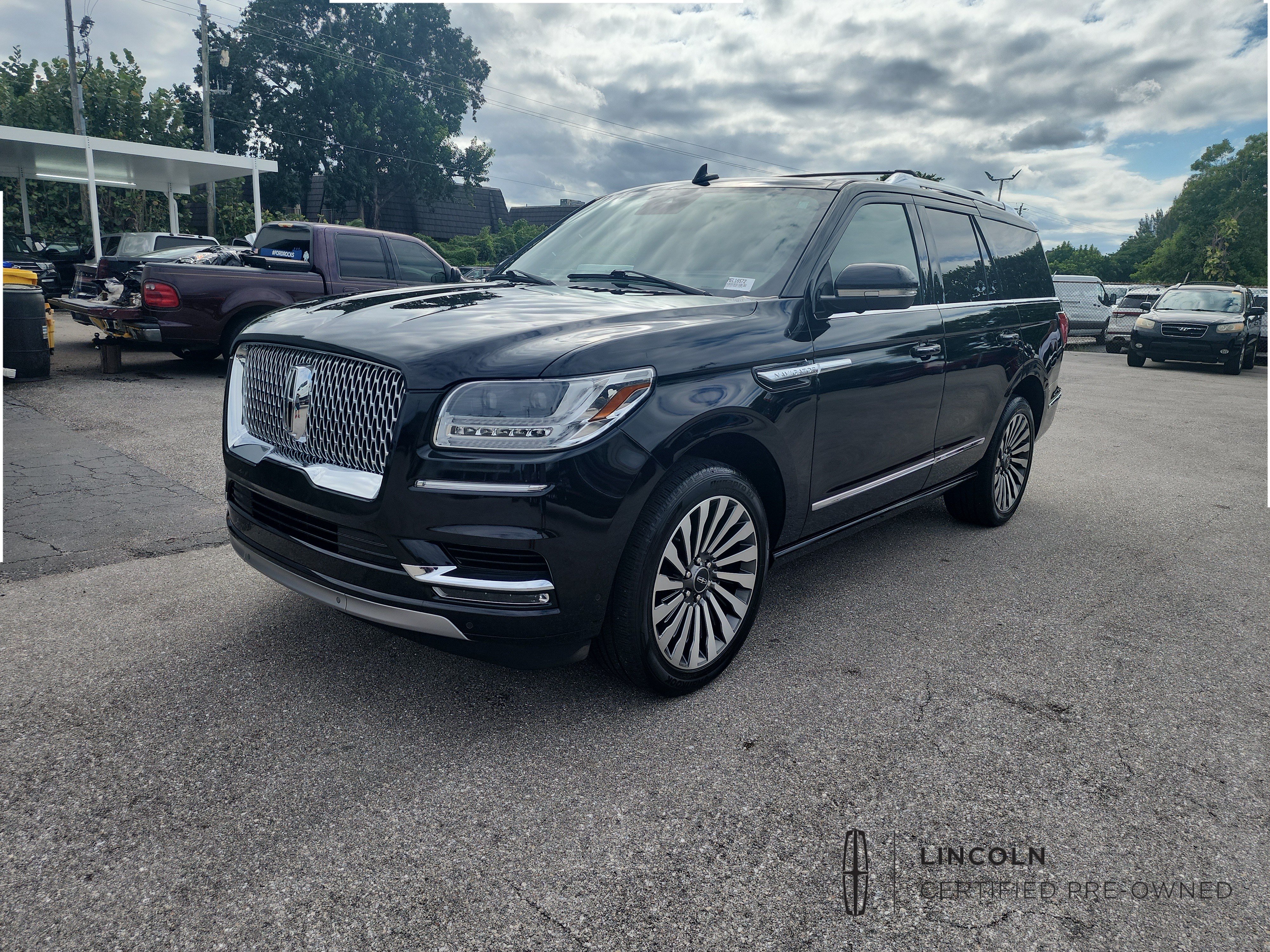 Used 2021 Lincoln Navigator Reserve w/ Luxury Package AWD/4WD image 1