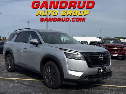 Used 2024 Nissan Pathfinder SV