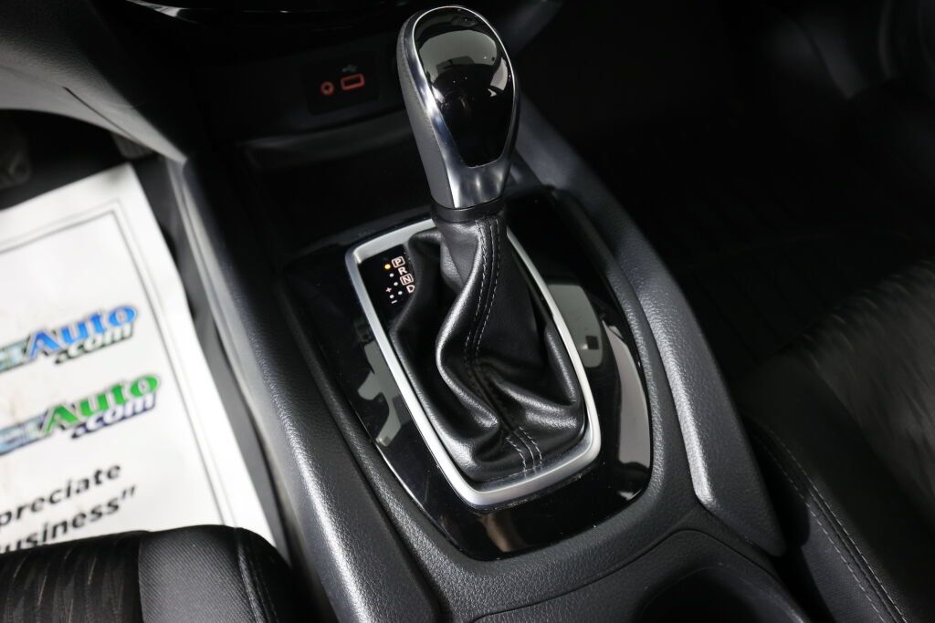 Used 2018 Nissan Rogue SV w/ Premium Package AWD/4WD image 37