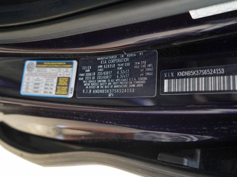Used 2025 Kia Carnival FWD image 39
