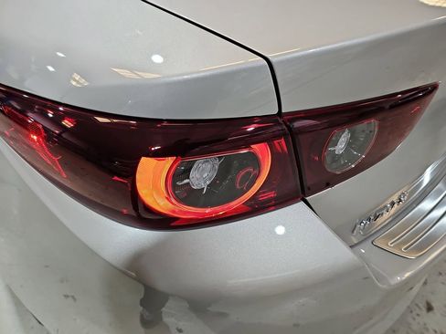 New 2026 MAZDA MAZDA3 2.5 S Sedan w/ Preferred Pkg image 33