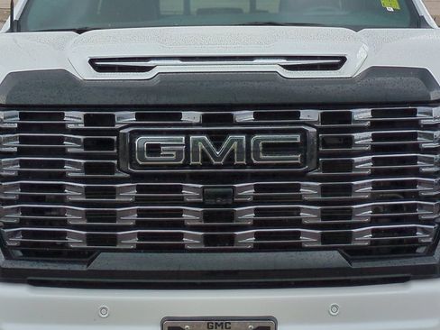 Used 2025 GMC Sierra 2500 Denali Ultimate AWD/4WD image 45