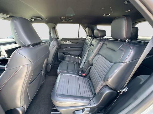 New 2026 Ford Explorer ST-Line RWD image 17