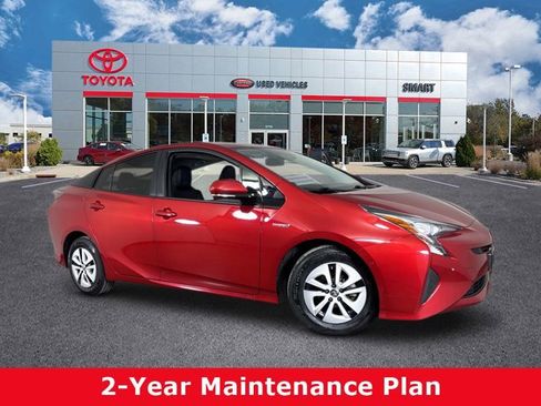 Used 2018 Toyota Prius Four image 1