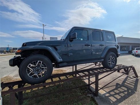 New 2026 Jeep Wrangler Sahara image 7
