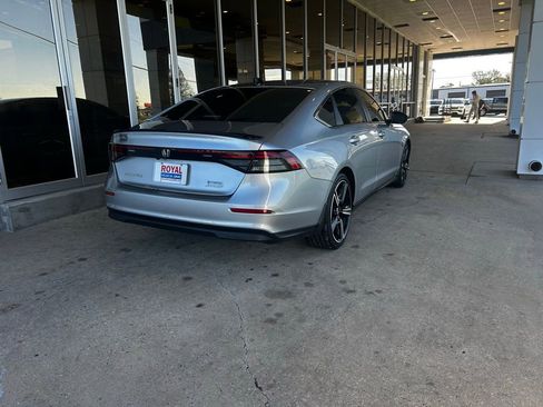 Used 2024 Honda Accord Sport image 5